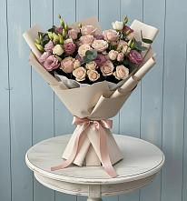 Букет цветов из:  Розы и Лизиантусы в Большой Джалге