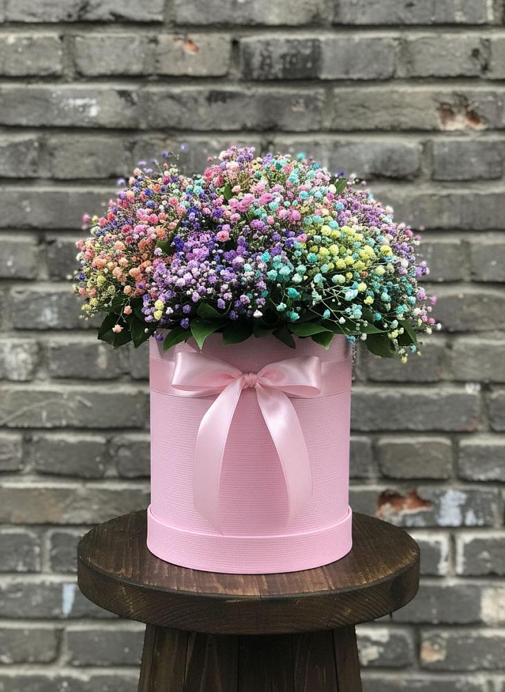 Цветочная композиция из Гипсофила и Розы в шляпной коробке в Большой Джалге