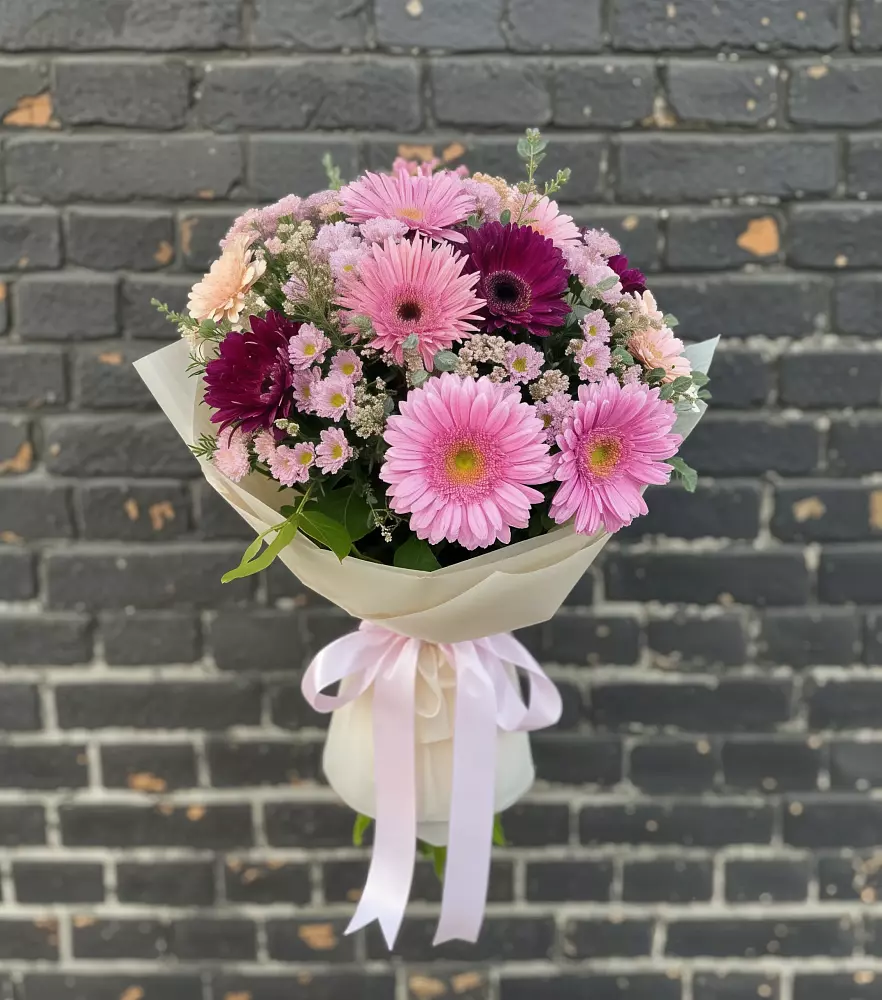 Букет цветов из: Герберы и Хризантемы в Большой Джалге