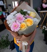 Букет цветов из:  Герберы, Розы и Хризантемы в Большой Джалге