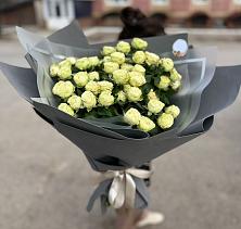 Букет Белые кустовые розы Солинеро в Большой Джалге