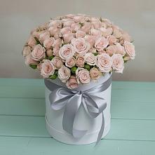 Цветочная композиция из Розы в шляпной коробке в Большой Джалге