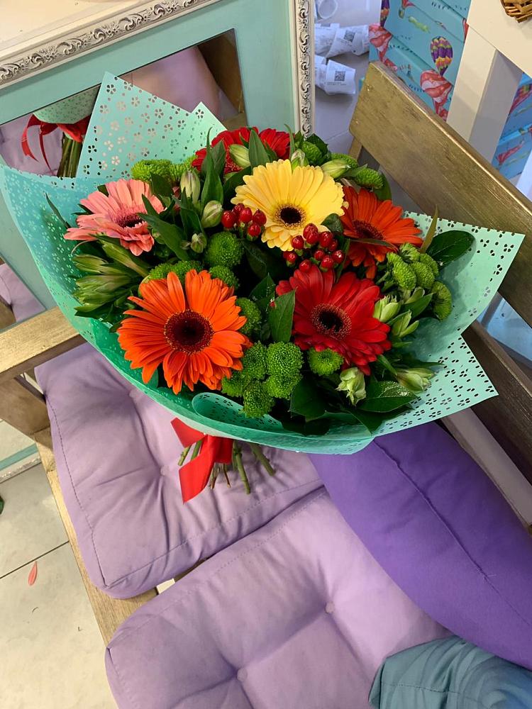 Букет цветов из: Герберы, Хризантемы и Альстромерии в Большой Джалге