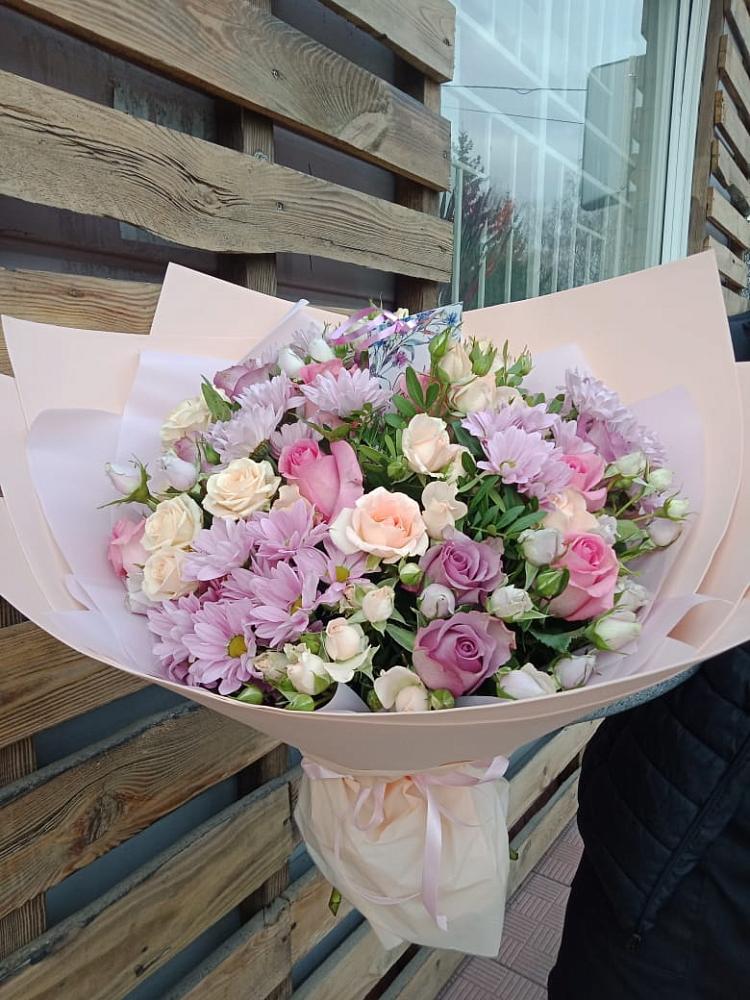 Букет цветов из: Розы и Хризантемы в Большой Джалге