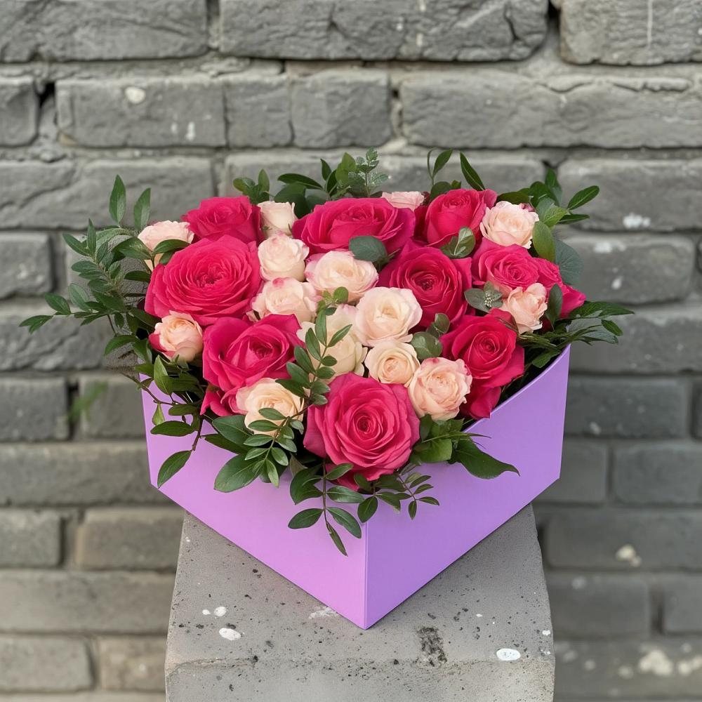 Цветочная композиция из Розы в коробке в Большой Джалге