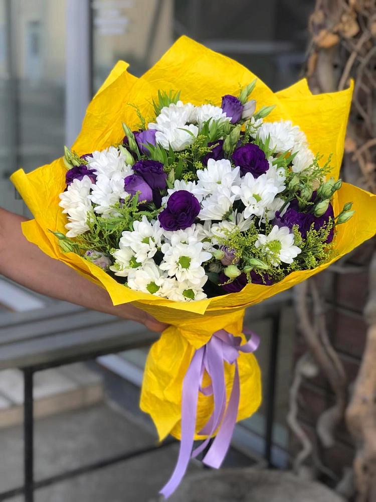 Букет цветов из: Ирисы, Хризантемы и Ромашки в Большой Джалге