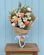 Букет цветов из:  Альстромерии, Лизиантусы, Розы и Хризантемы в Большой Джалге