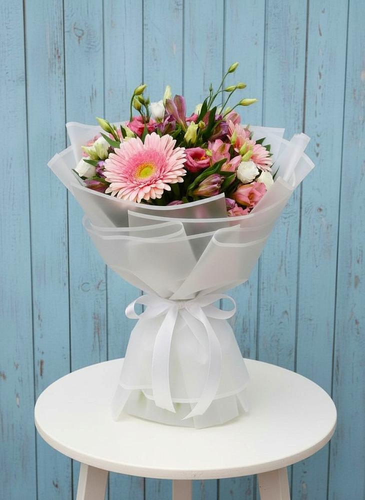 Букет цветов из: Герберы, Альстромерии и Лизиантусы в Большой Джалге