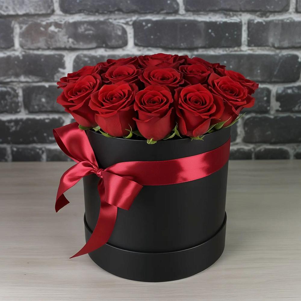 Цветочная композиция из Розы в шляпной коробке в Большой Джалге