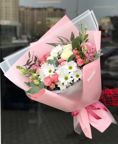 Букет цветов из: Розы, Лизиантусы и Хризантемы в Большой Джалге