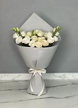 Букет цветов из:  Розы и Лизиантусы в Большой Джалге